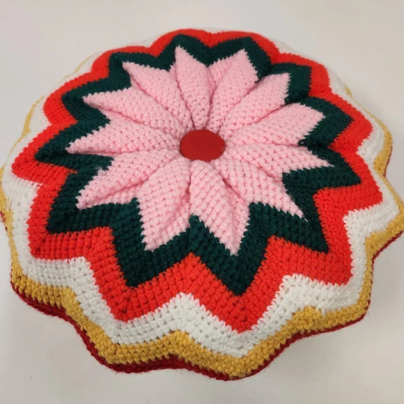 Hand Crocheted Pointsetta  Pillow Pouf Christmas - Picture 8 of 12